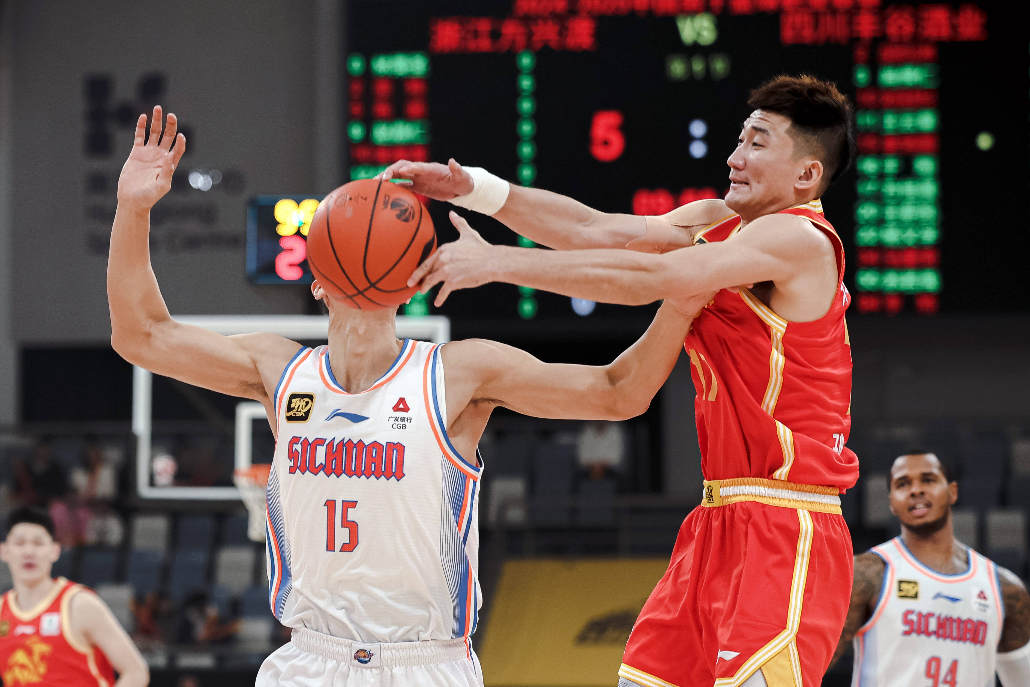 山东队险胜吉林队,孙铭徽带队取胜 山东队险胜吉林队,孙铭徽带队取胜