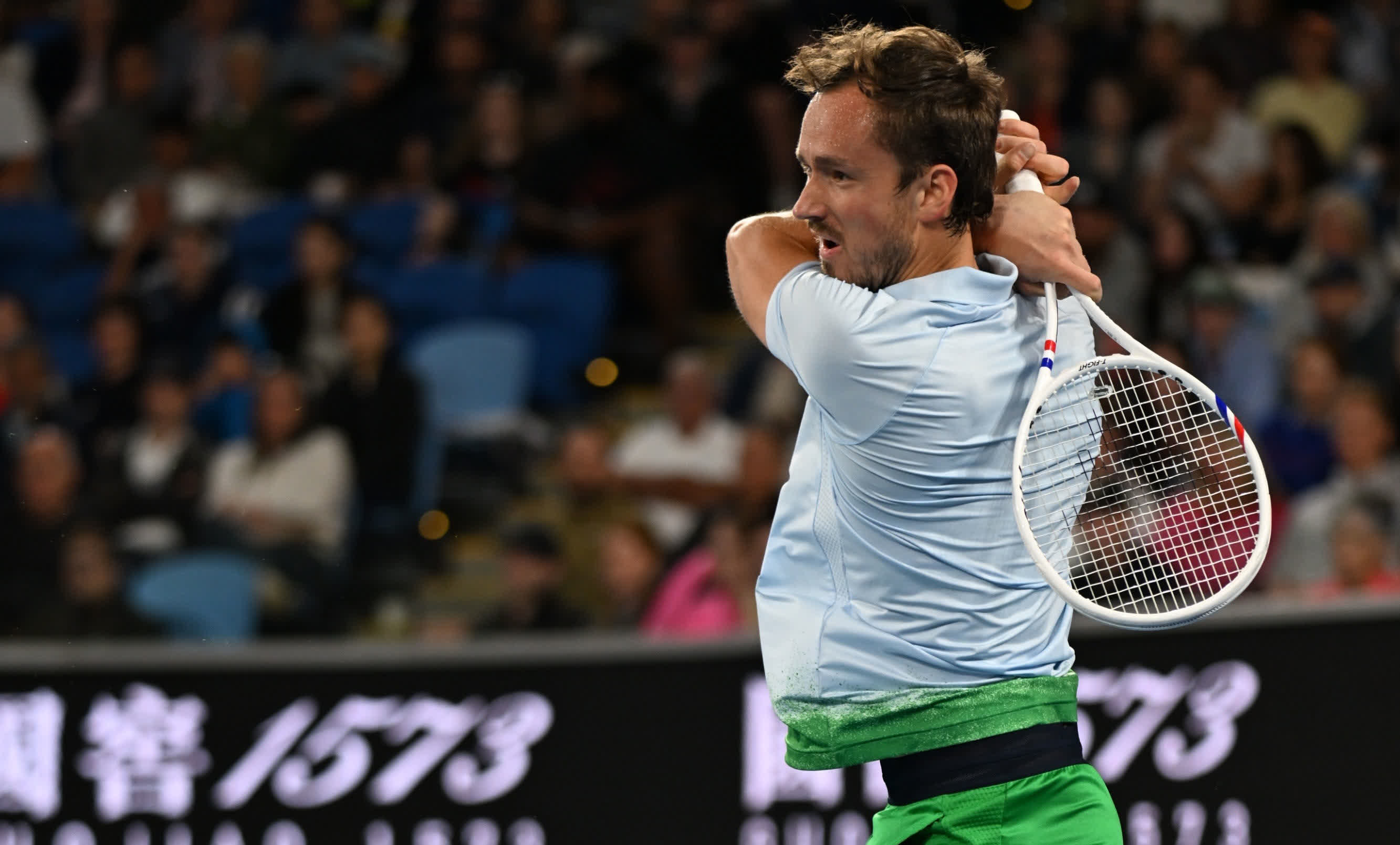 温网鏖战年终总决赛，梅德韦杰夫扛起全队