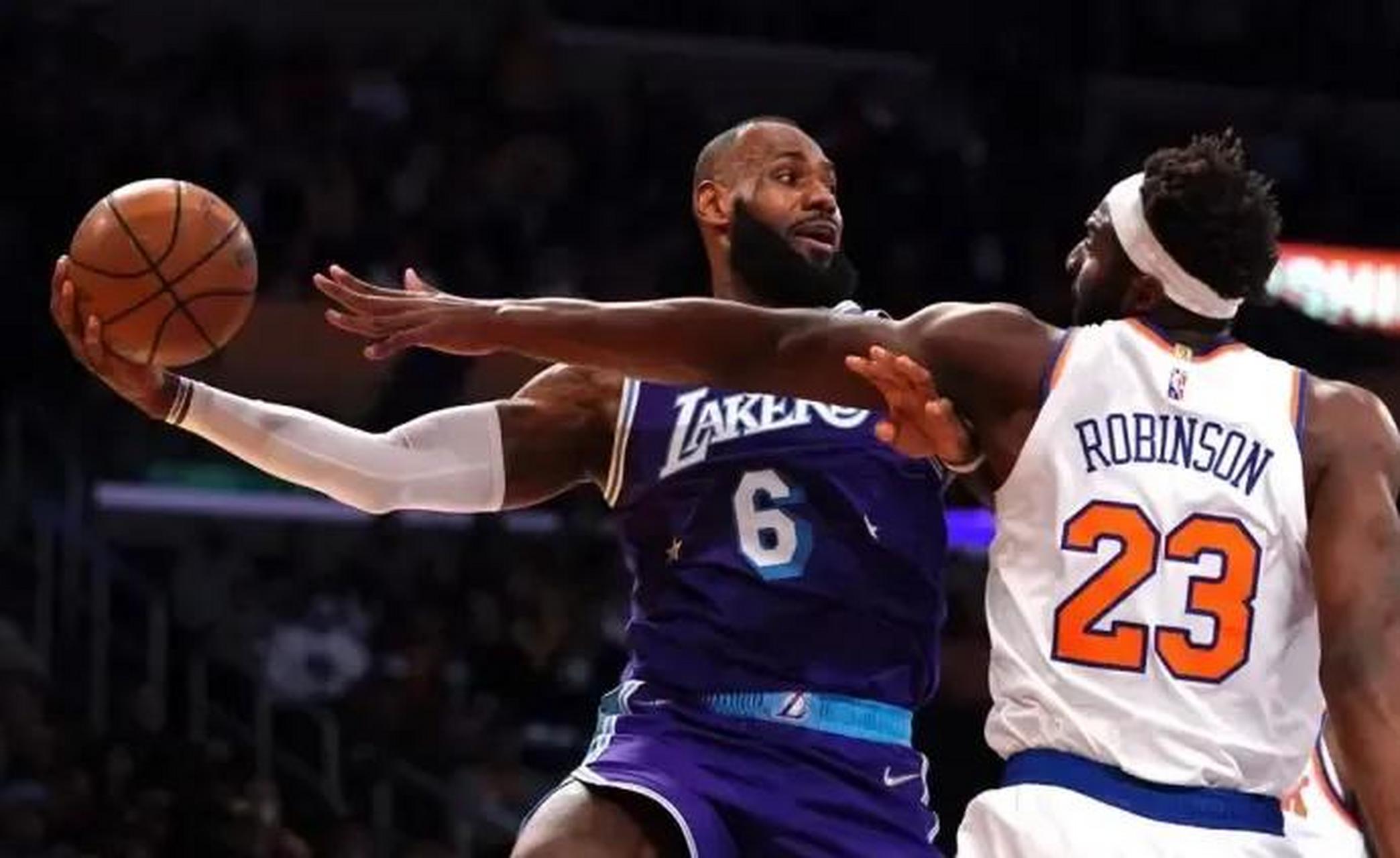 湖人横扫尼克斯，乔治扛起全队