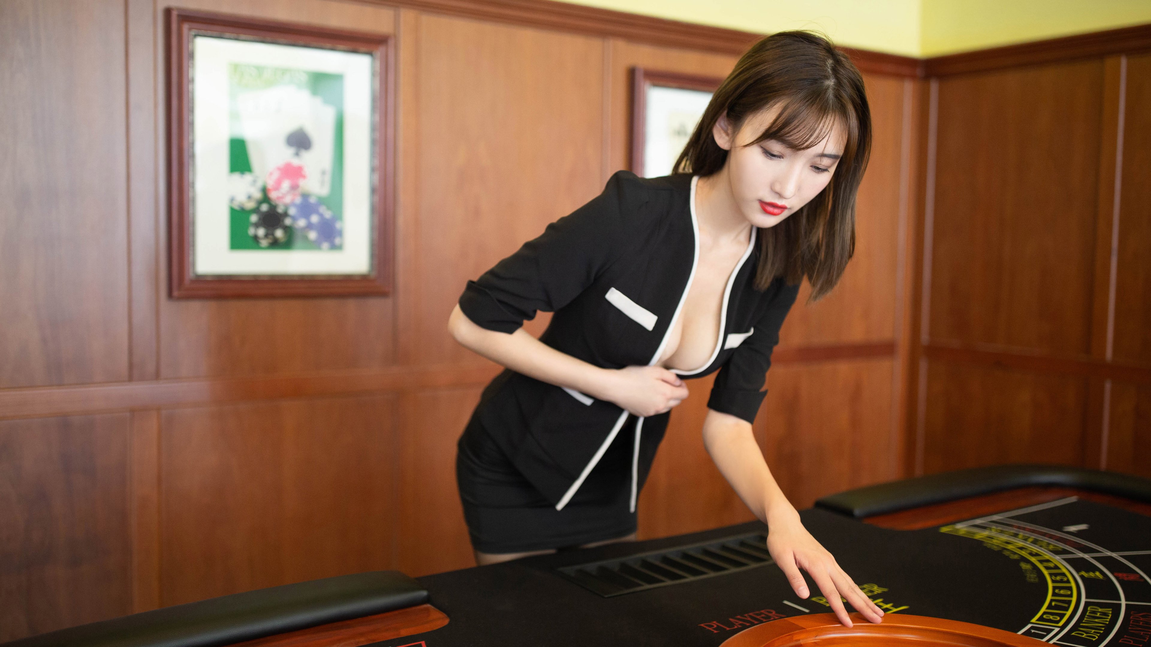 英格拉姆关键先生本色出演,黄蜂提前终结马刺悬念