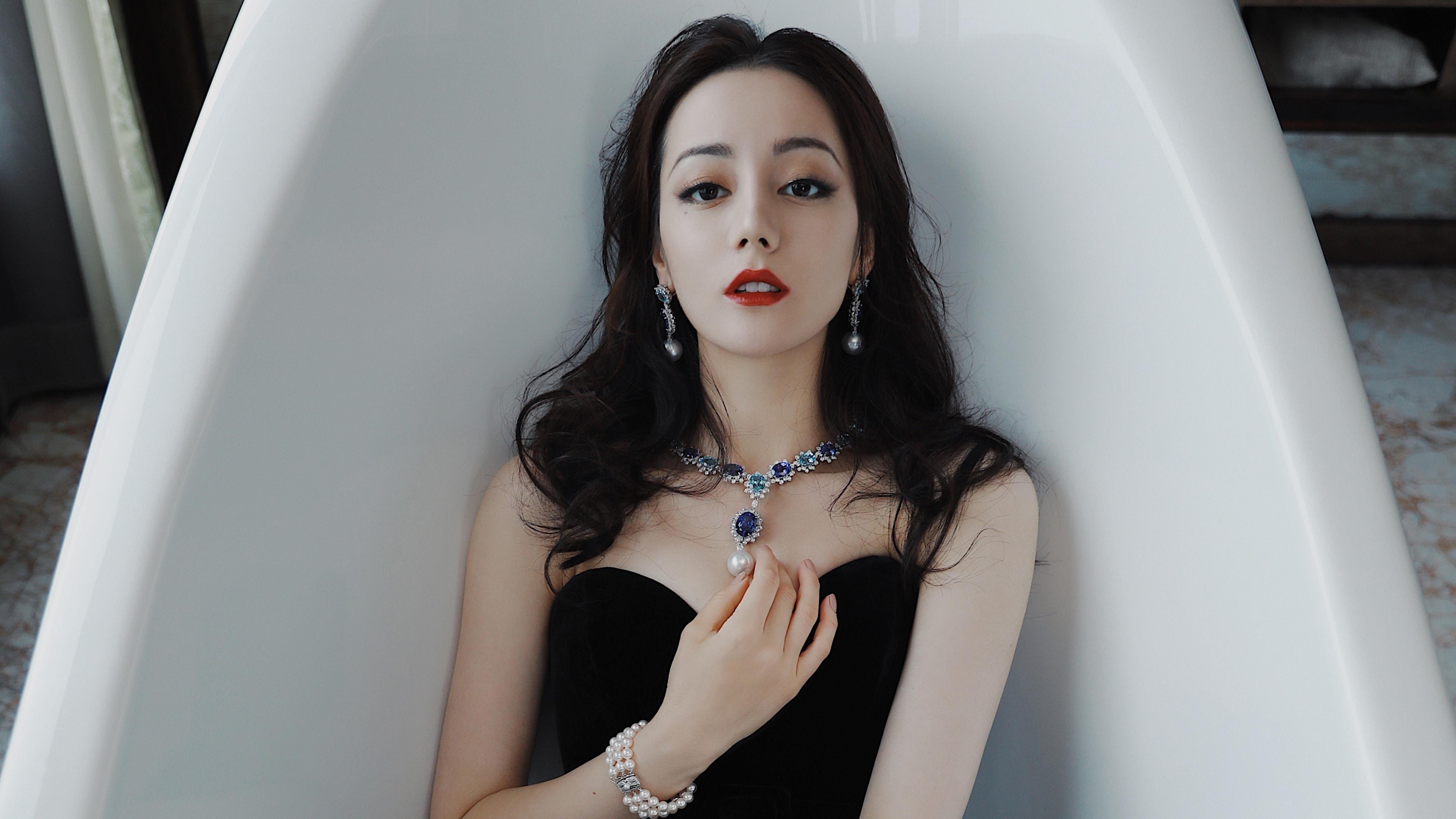 红白闪电撕碎北非铁壁，莱万神级指挥，哥伦比亚以非典型横扫震动2026世界杯